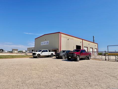 4844 County Road 430 Pleasanton TX 78064