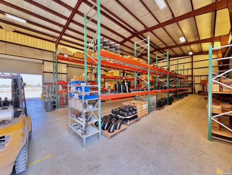 4844 County Road 430 Pleasanton TX 78064