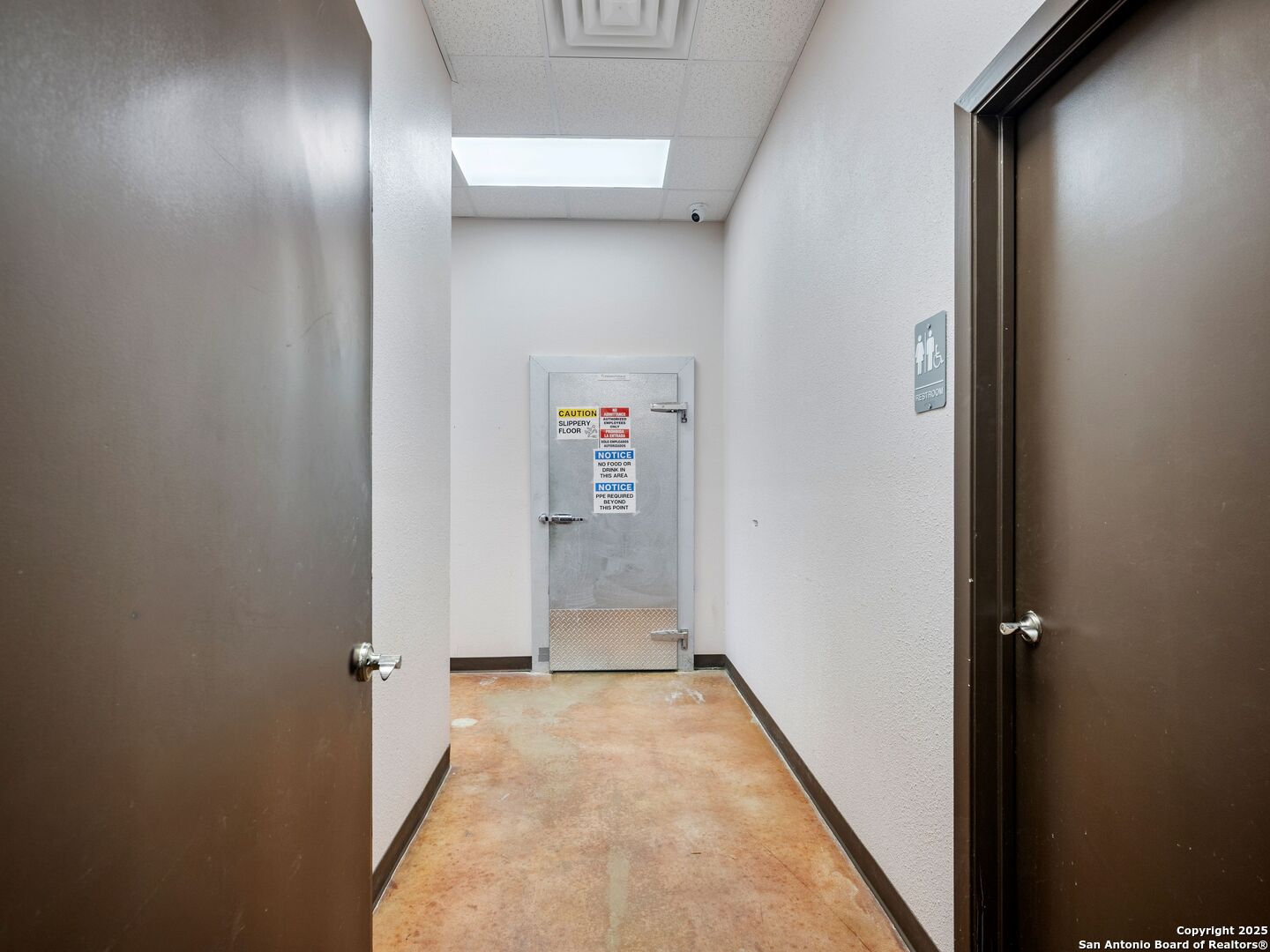 6411 E Highway 90 Knippa TX 78870