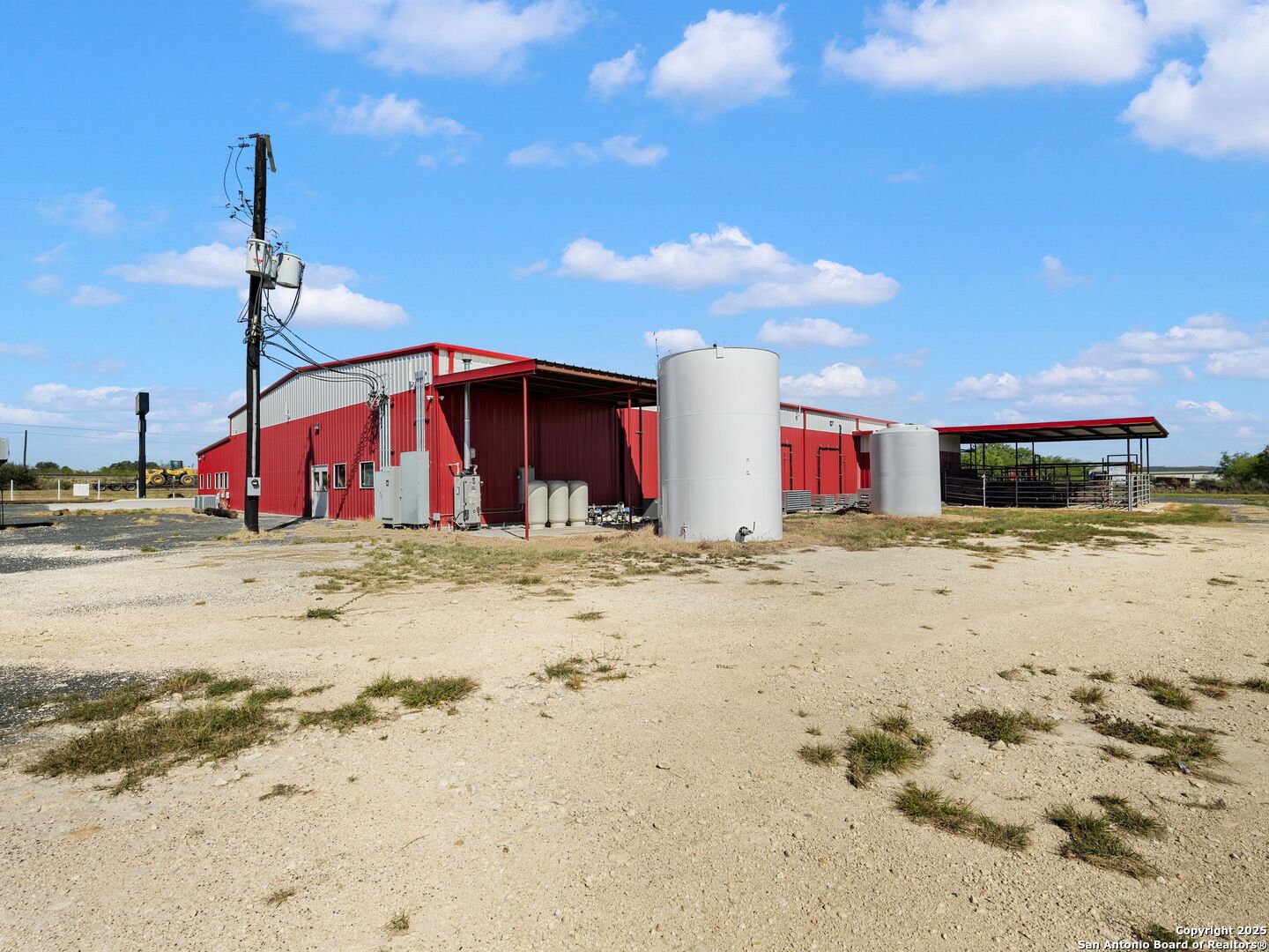 6411 E Highway 90 Knippa TX 78870