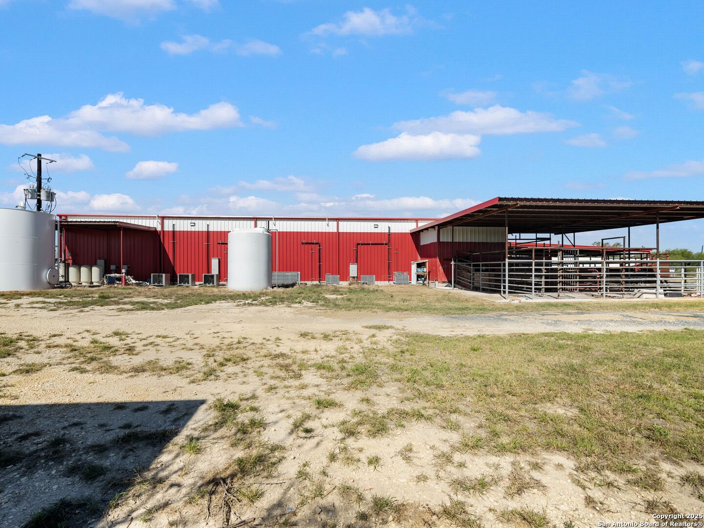 6411 E Highway 90 Knippa TX 78870