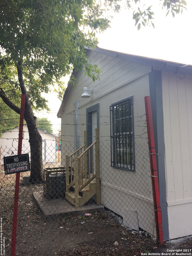 202 General Mcmullen San Antonio TX 78237