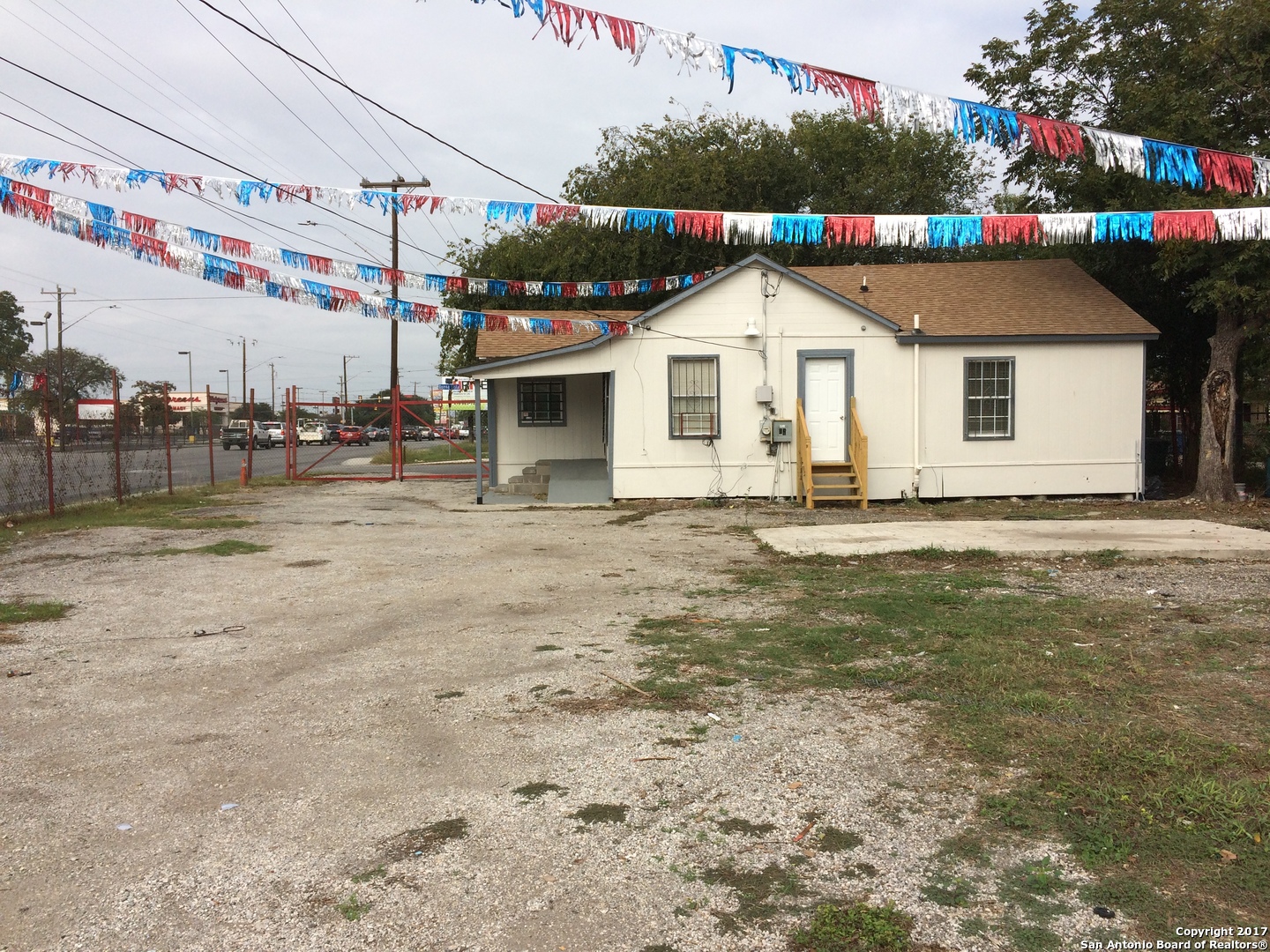 202 General Mcmullen San Antonio TX 78237