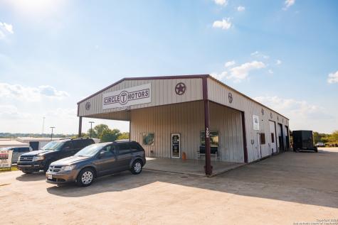 1505 E Sarah Dewitt Drive Gonzales TX 78629