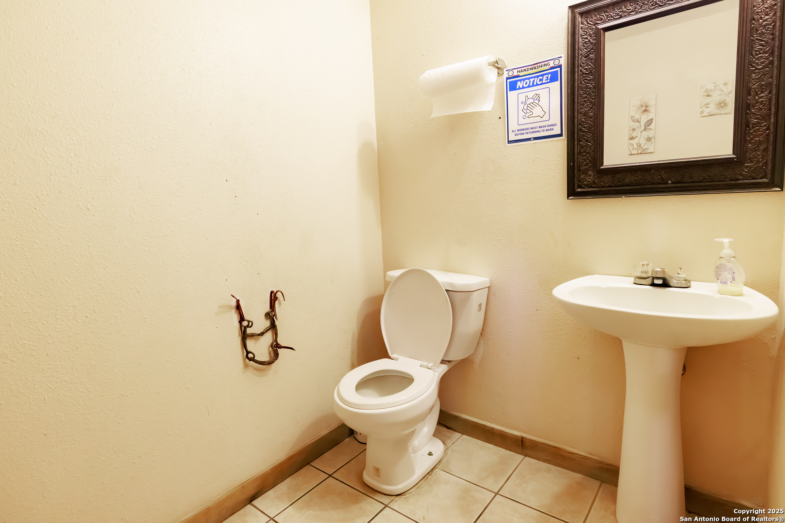 1505 E Sarah Dewitt Drive Gonzales TX 78629