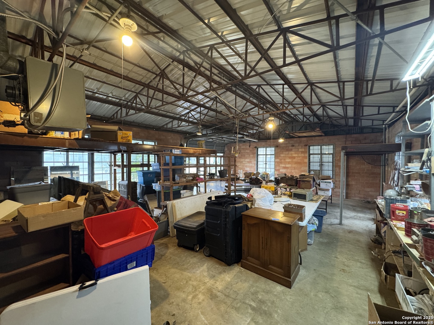 401 Highway 90 Sabinal TX 78881