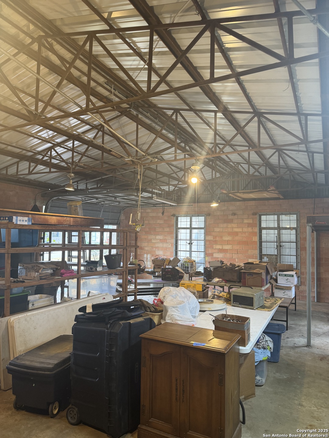 401 Highway 90 Sabinal TX 78881