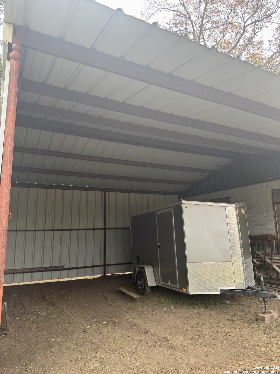 401 Highway 90 Sabinal TX 78881