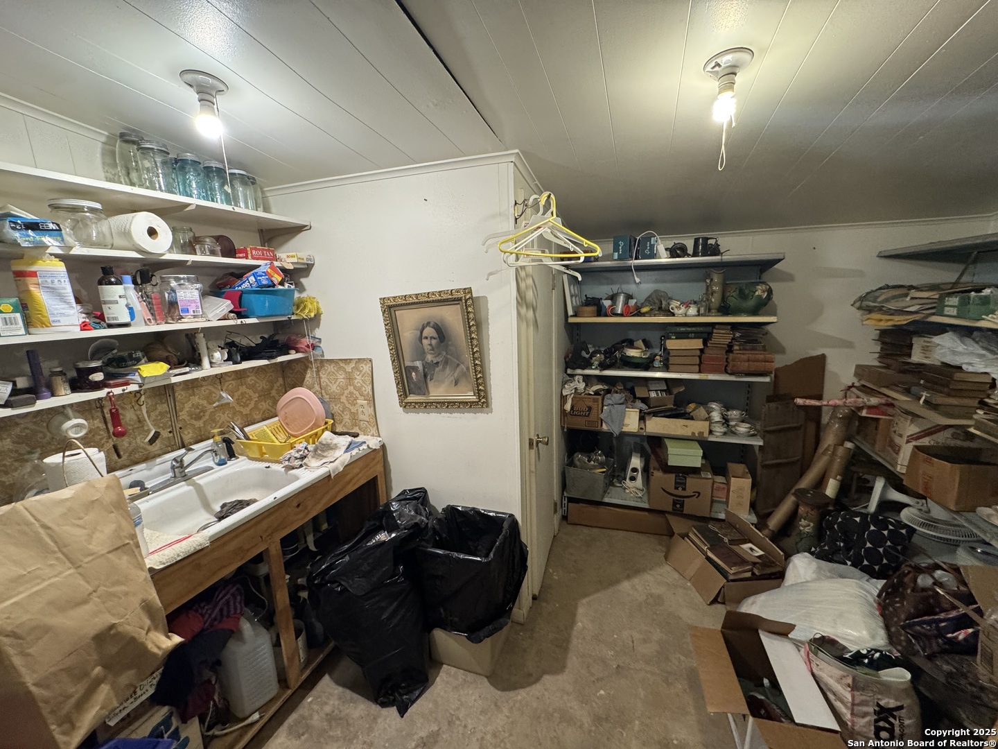 401 Highway 90 Sabinal TX 78881