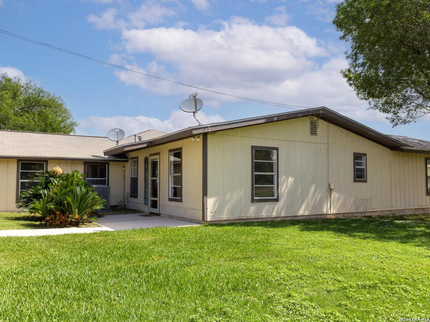 730 County Road 664 Devine TX 78016