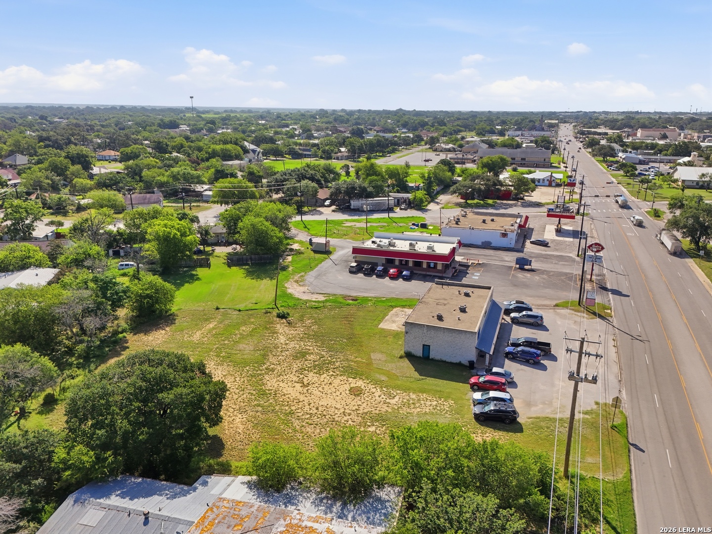508 W Hondo Devine TX 78016