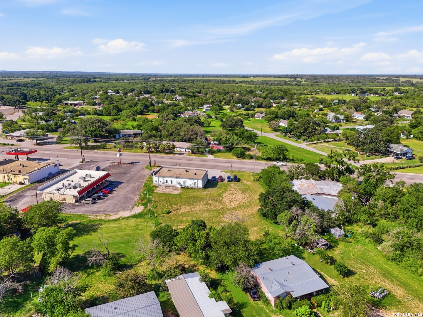 508 W Hondo Devine TX 78016