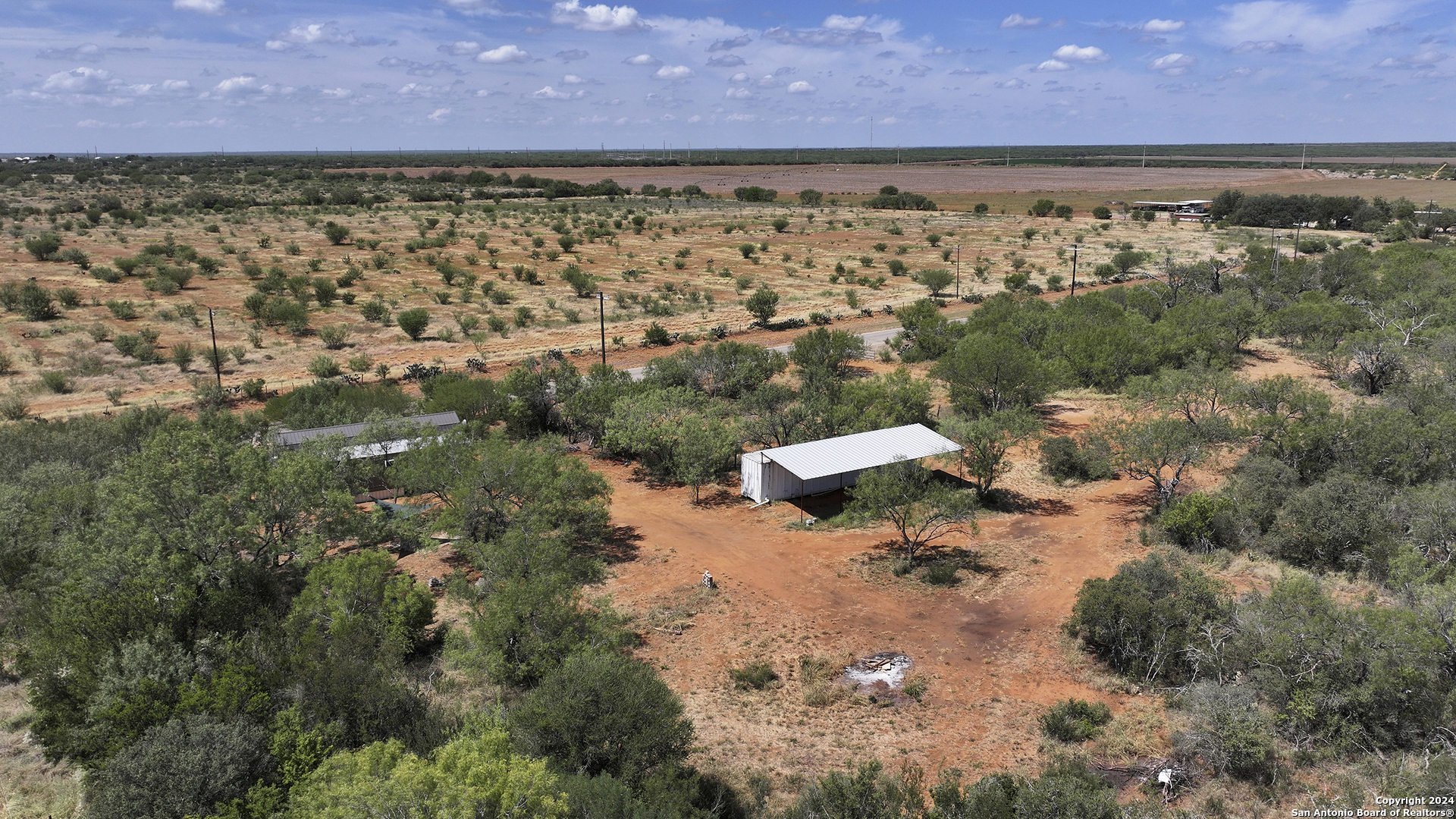 800 County Road 4670 Dilley TX 78017