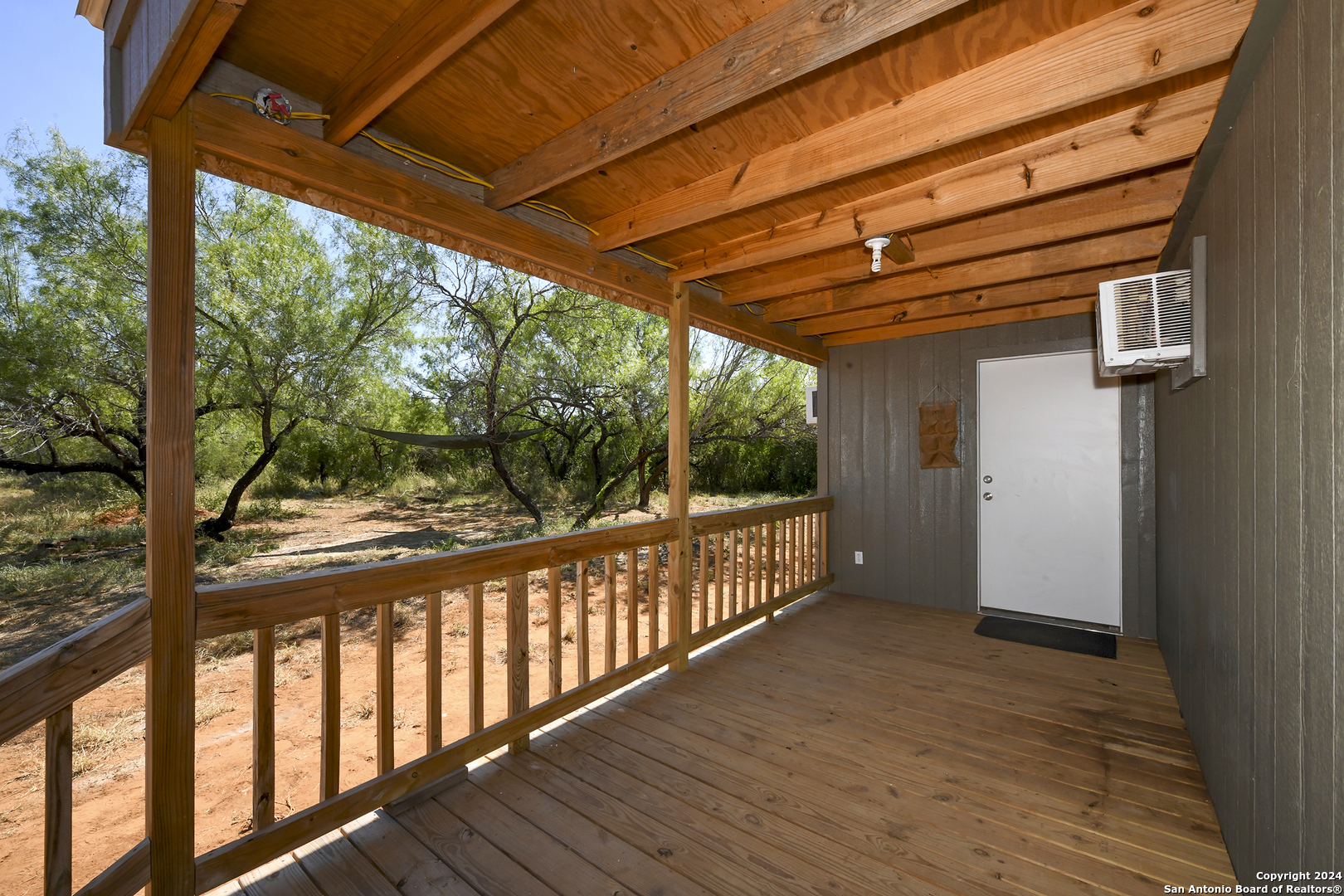 800 County Road 4670 Dilley TX 78017