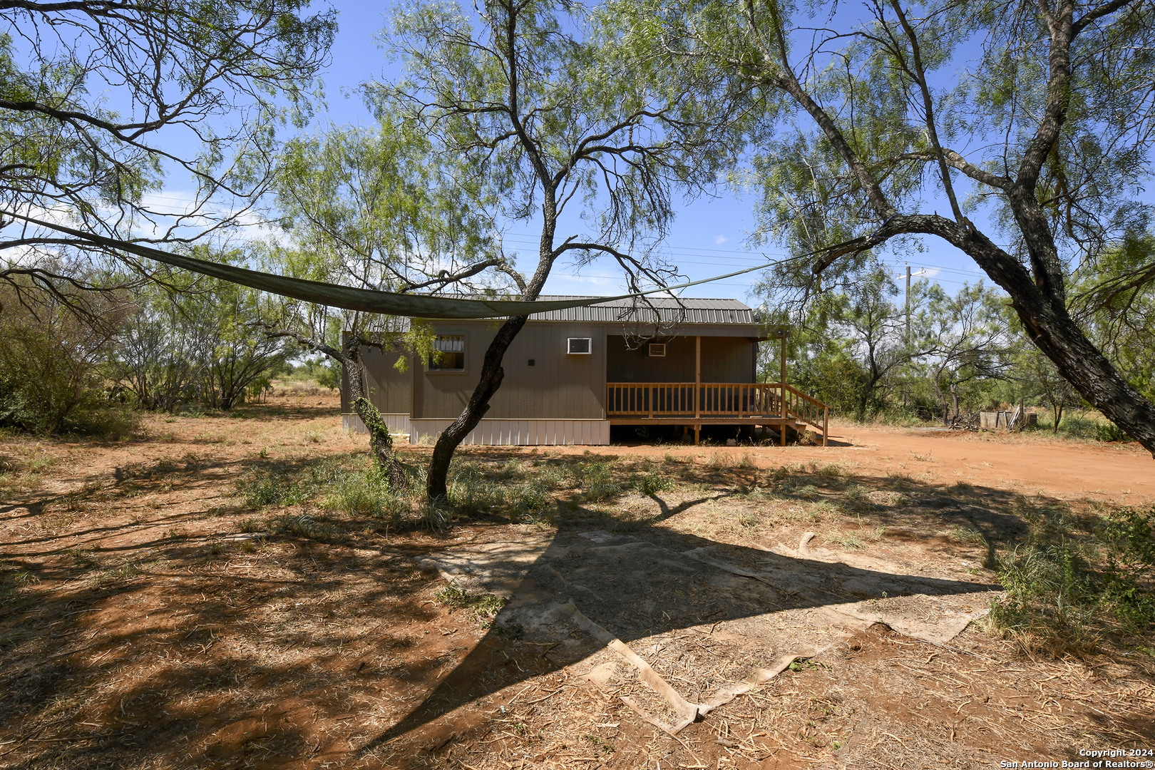 800 County Road 4670 Dilley TX 78017