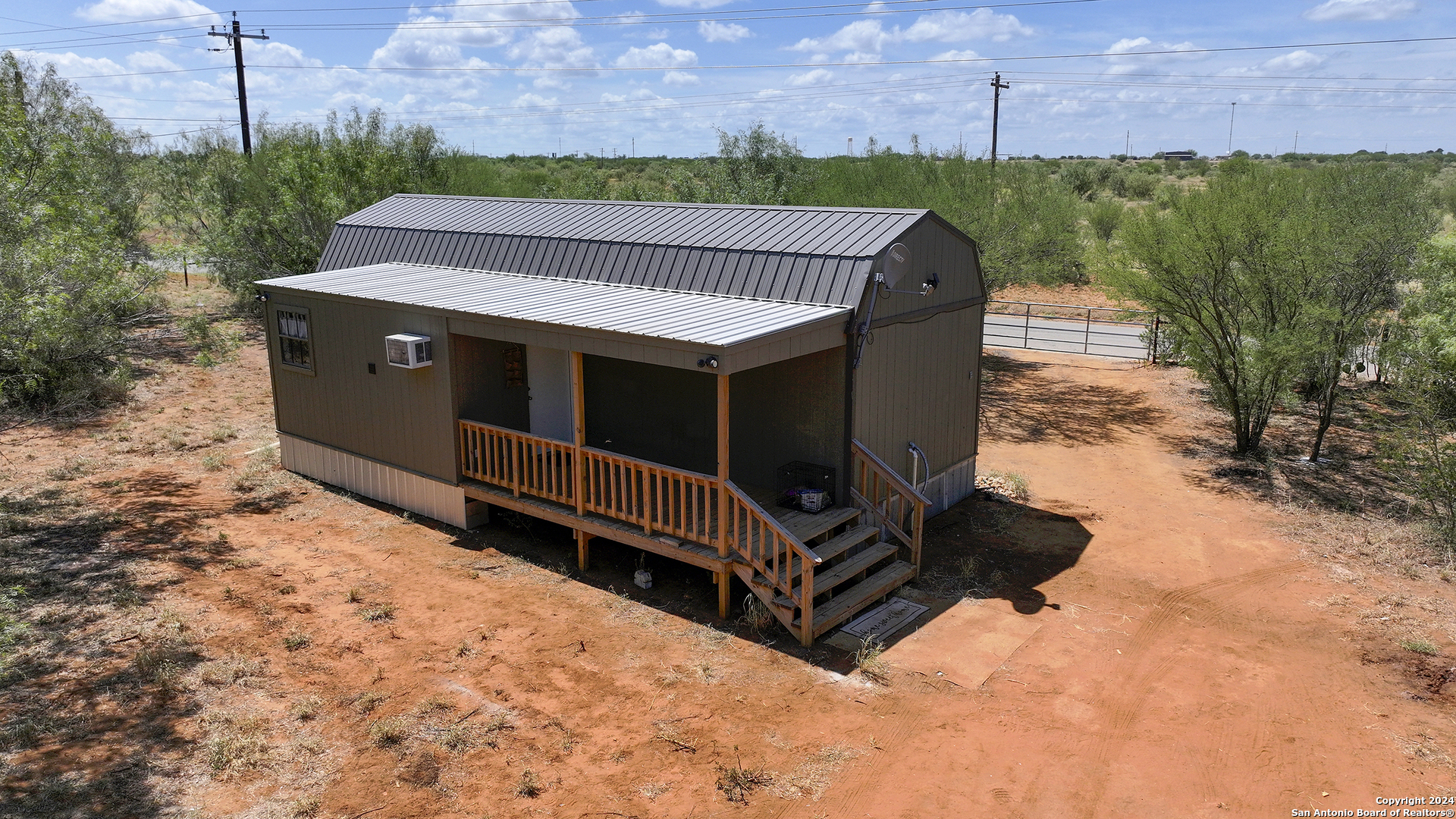 800 County Road 4670 Dilley TX 78017