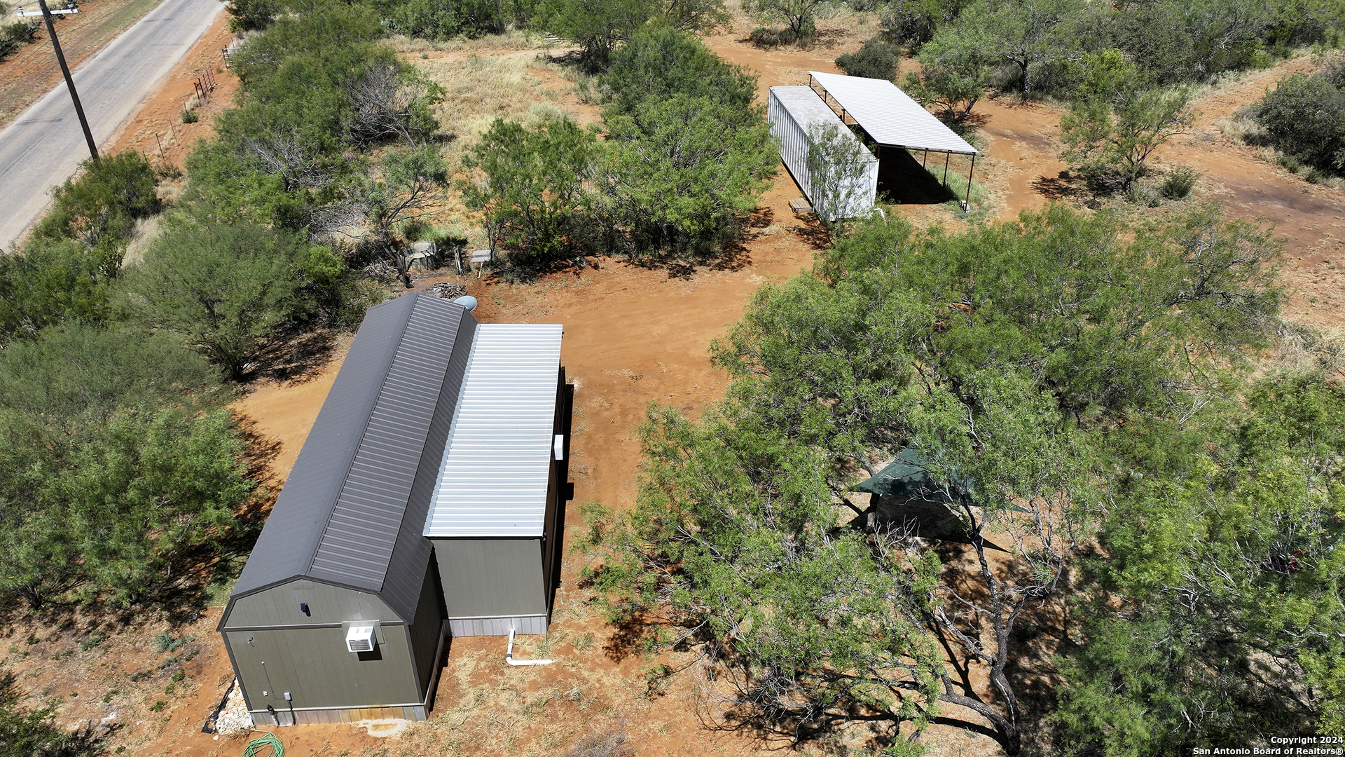 800 County Road 4670 Dilley TX 78017