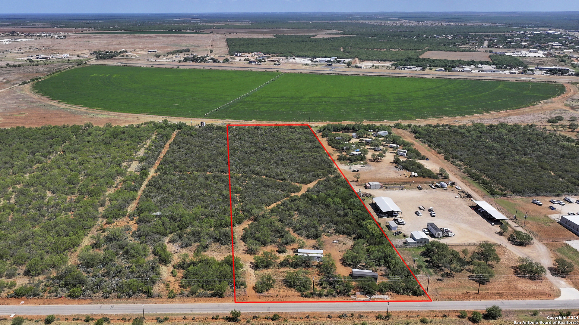 800 County Road 4670 Dilley TX 78017