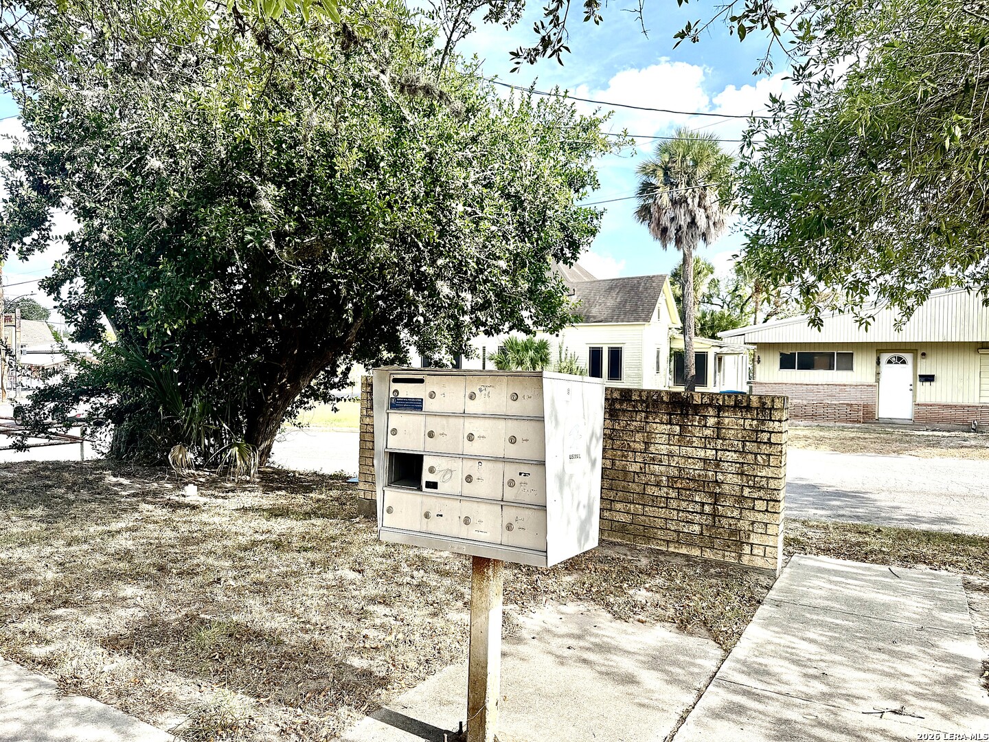 204 Walton Beeville TX 78102