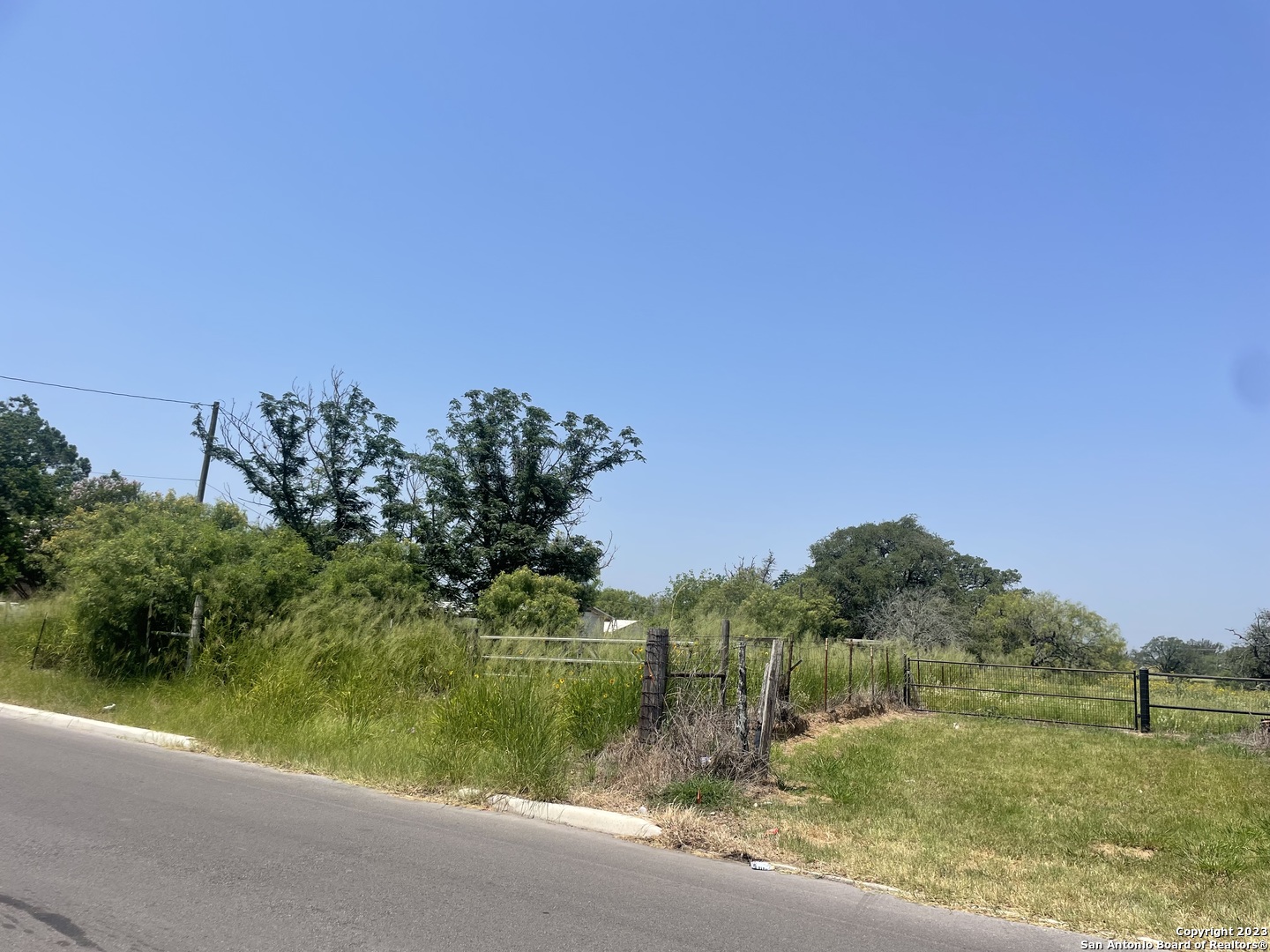 222 Oakhaven Road Pleasanton TX 78064