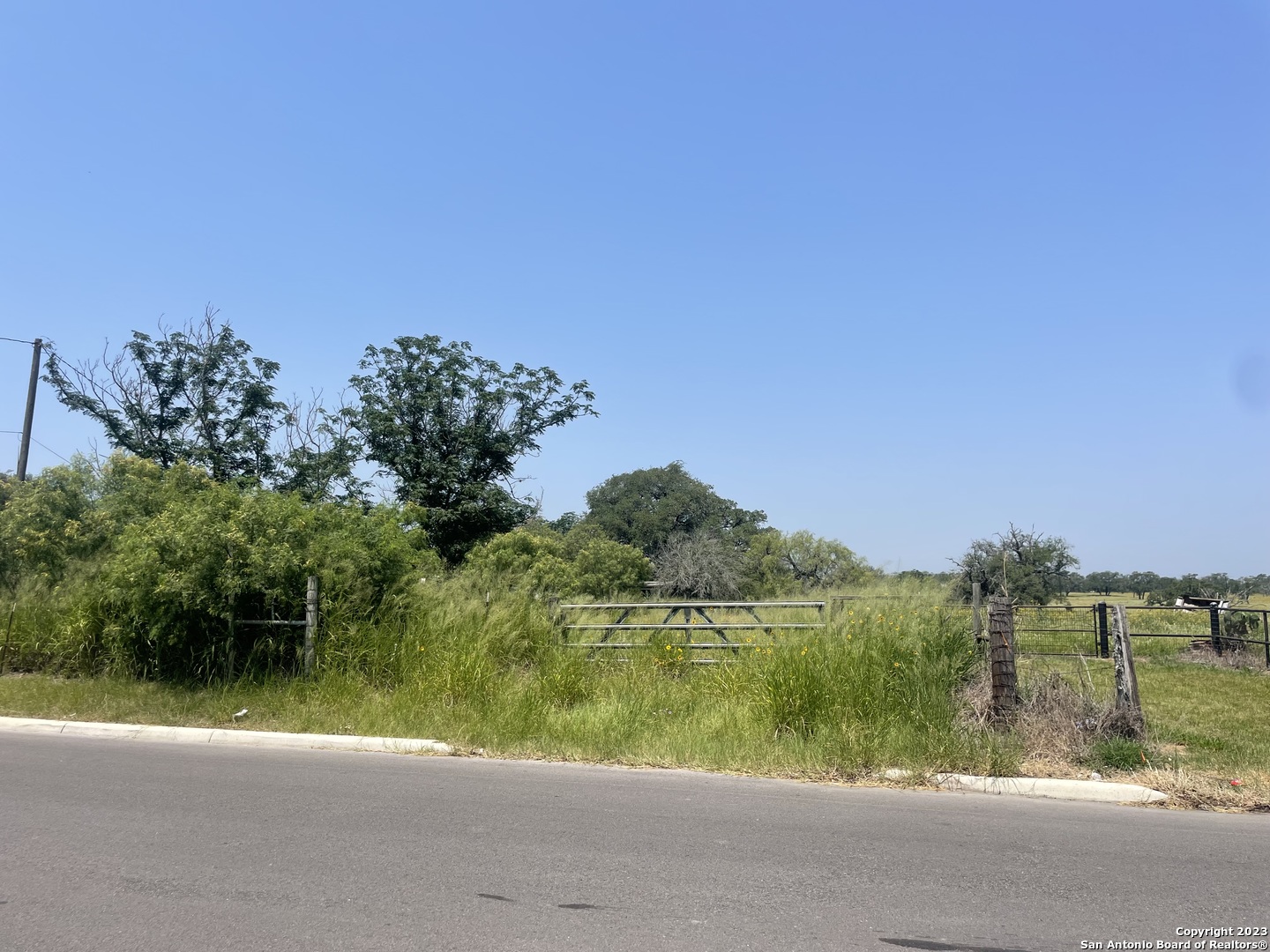 222 Oakhaven Road Pleasanton TX 78064