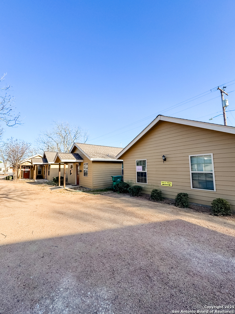 916-930 E Blanco Boerne TX 78006