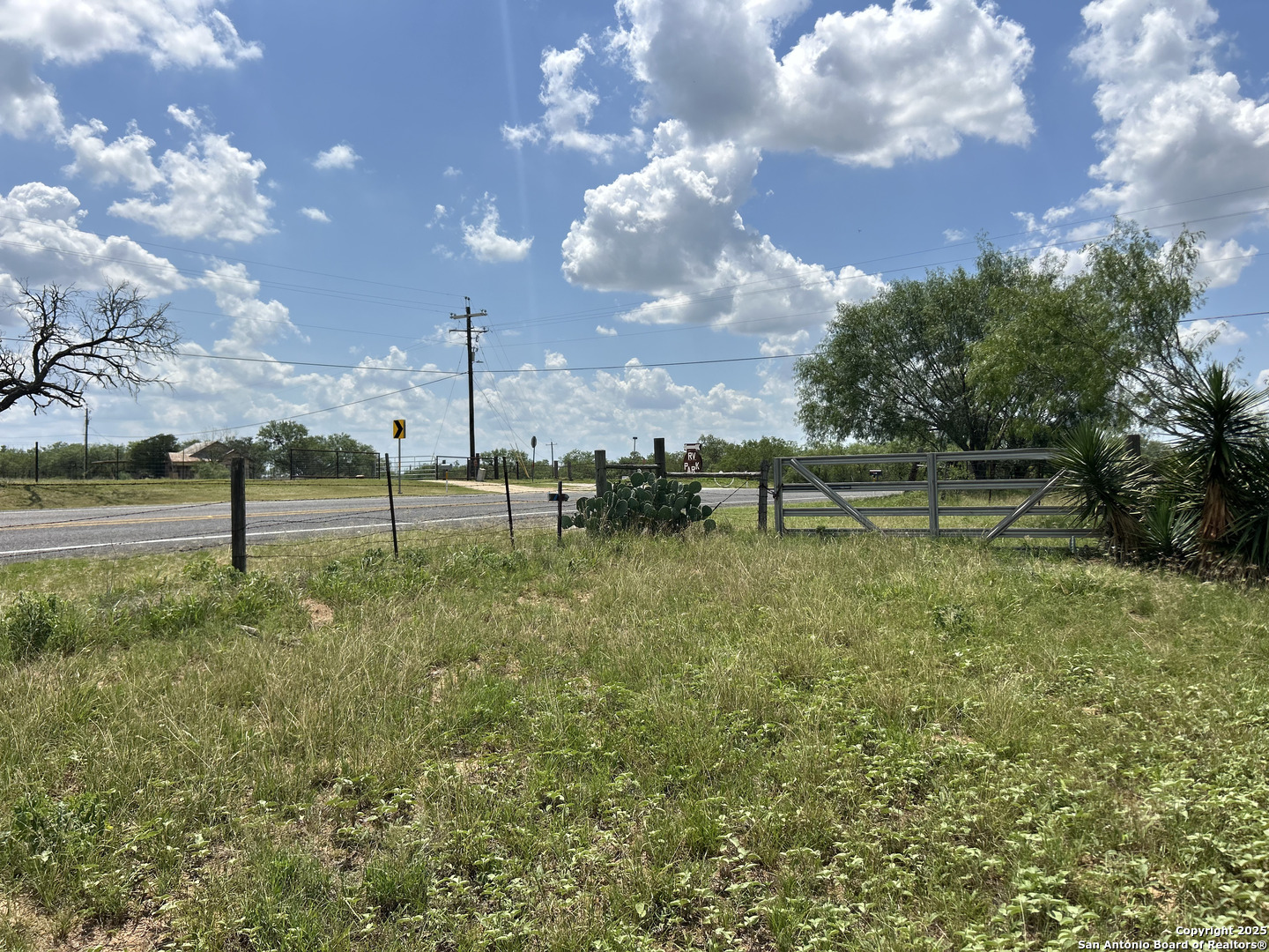 1626 Fm 1346 La Vernia TX 78121