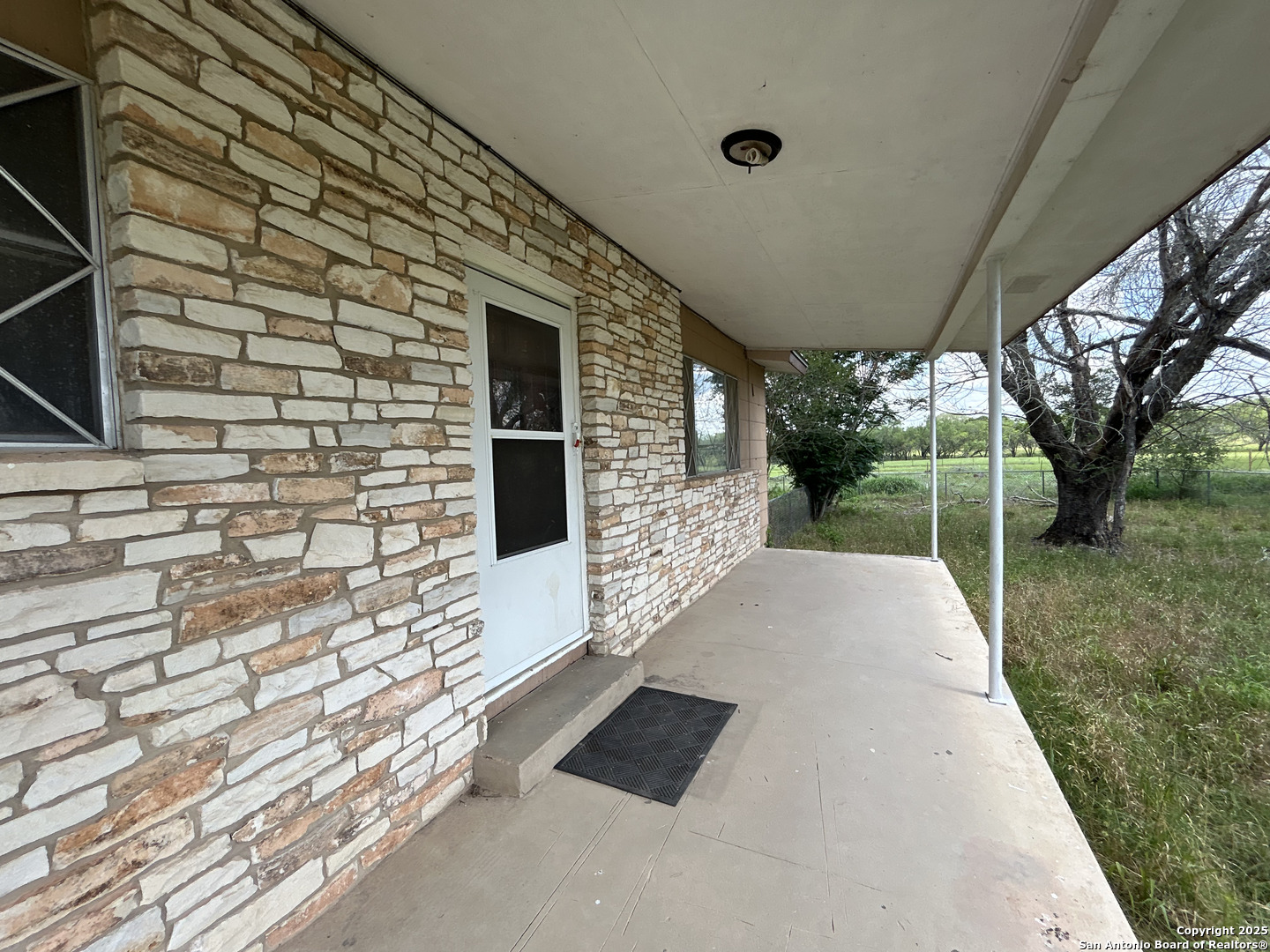 1626 Fm 1346 La Vernia TX 78121