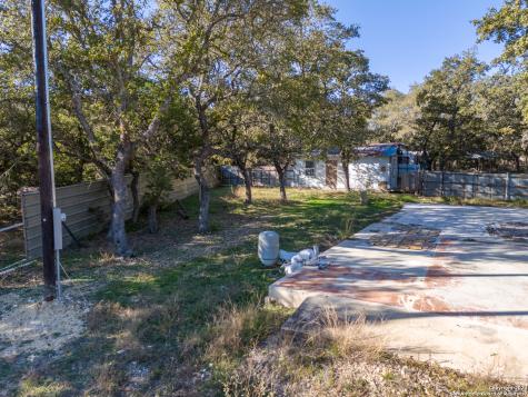 101 Center Street Lakehills TX 78063