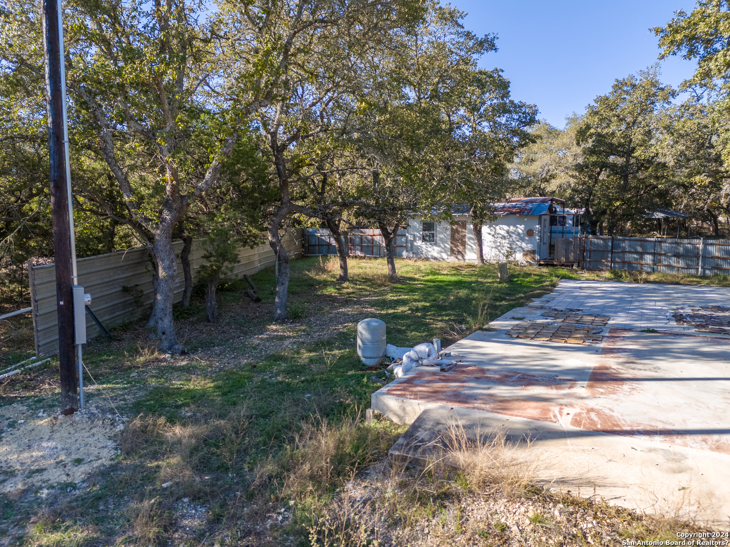 101 Center Street Lakehills TX 78063