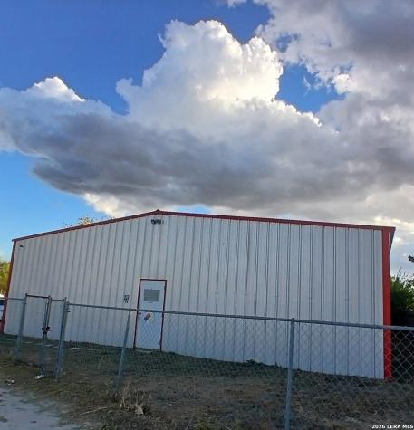 8753 N State Highway 16 Poteet TX 78065