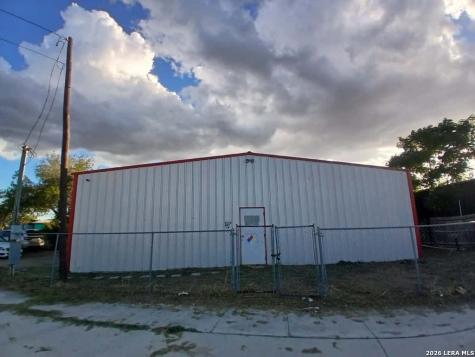 8753 N State Highway 16 Poteet TX 78065