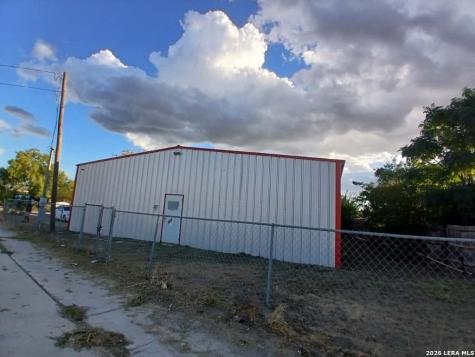 8753 N State Highway 16 Poteet TX 78065