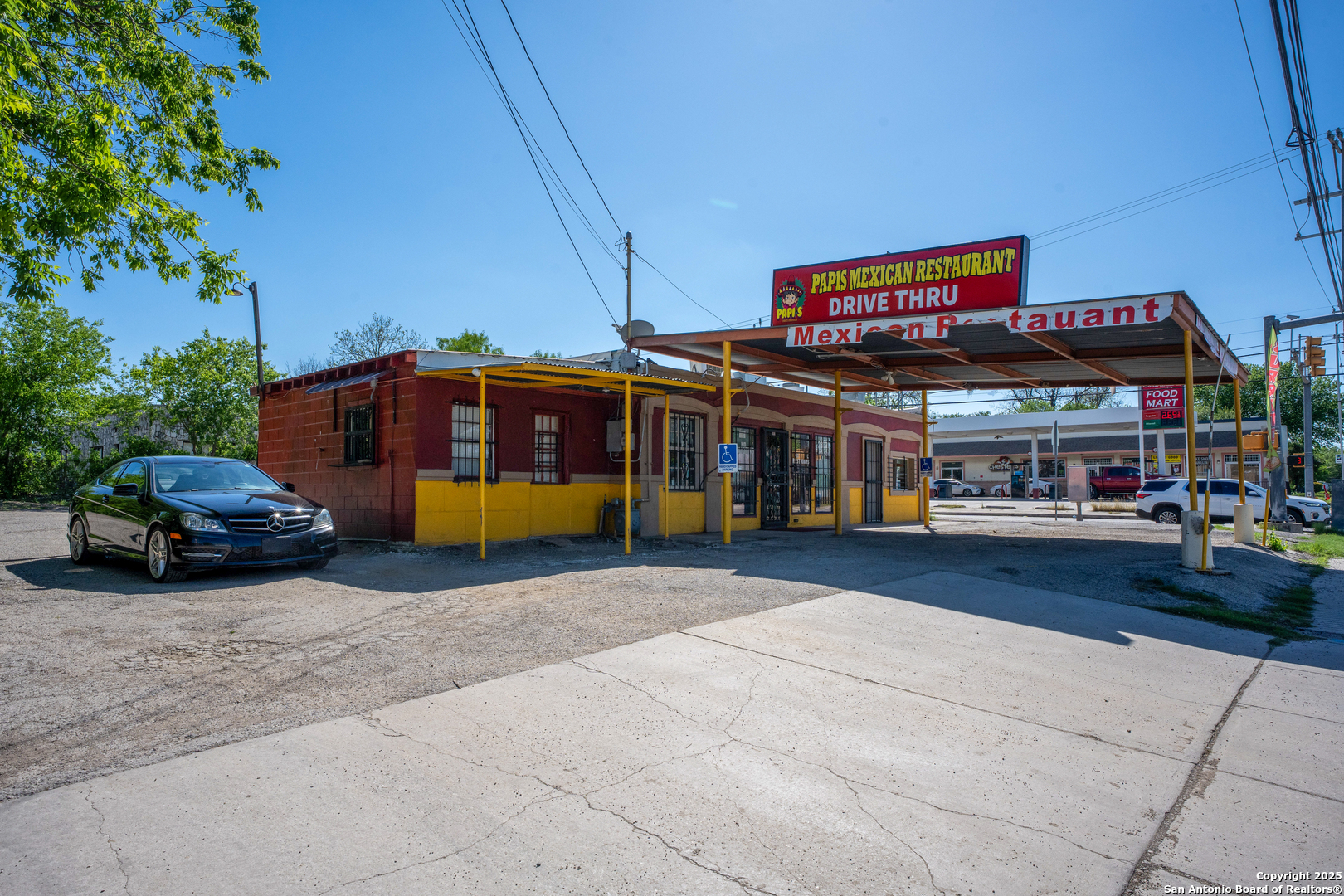 2802 E Houston San Antonio TX 78202