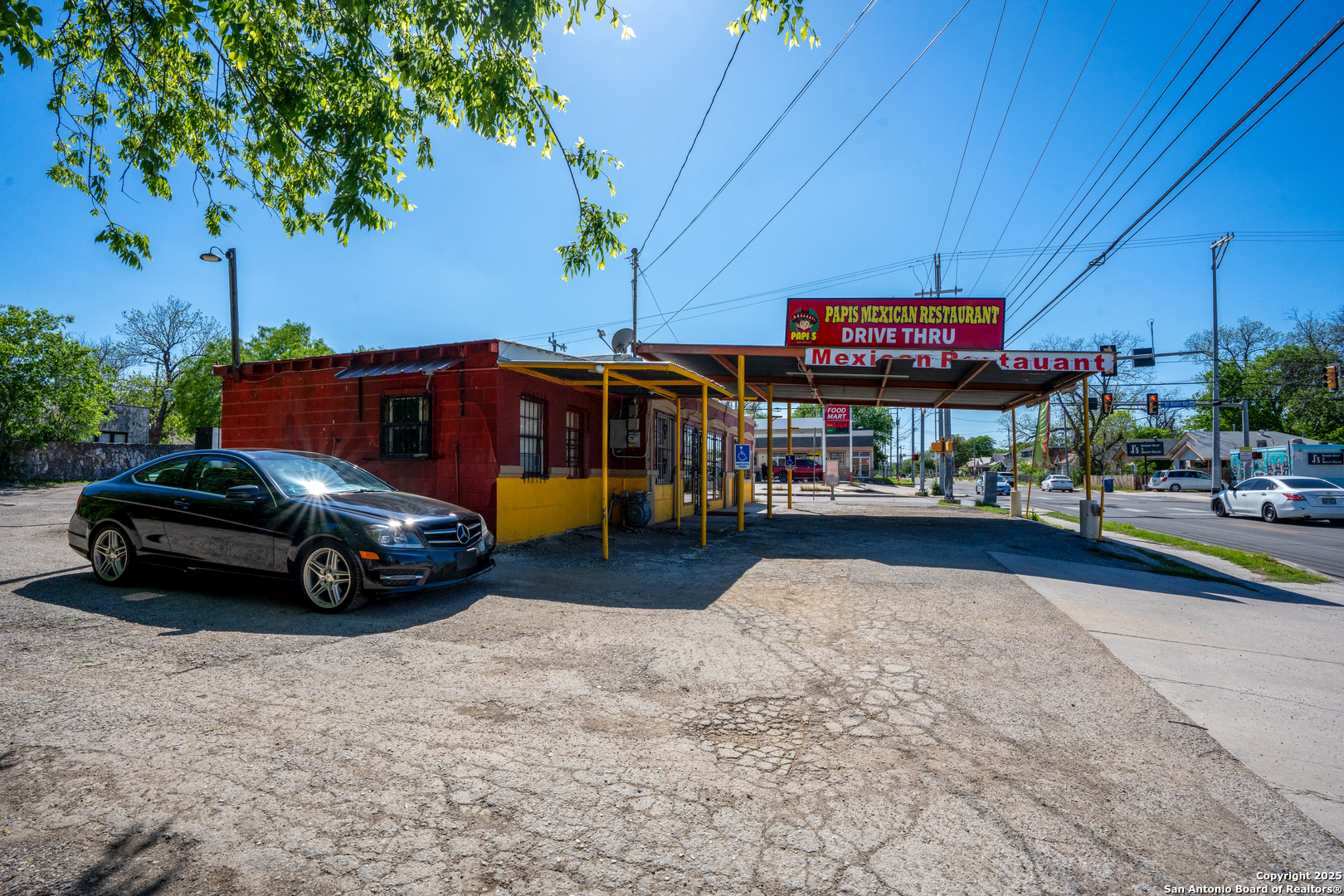 2802 E Houston San Antonio TX 78202