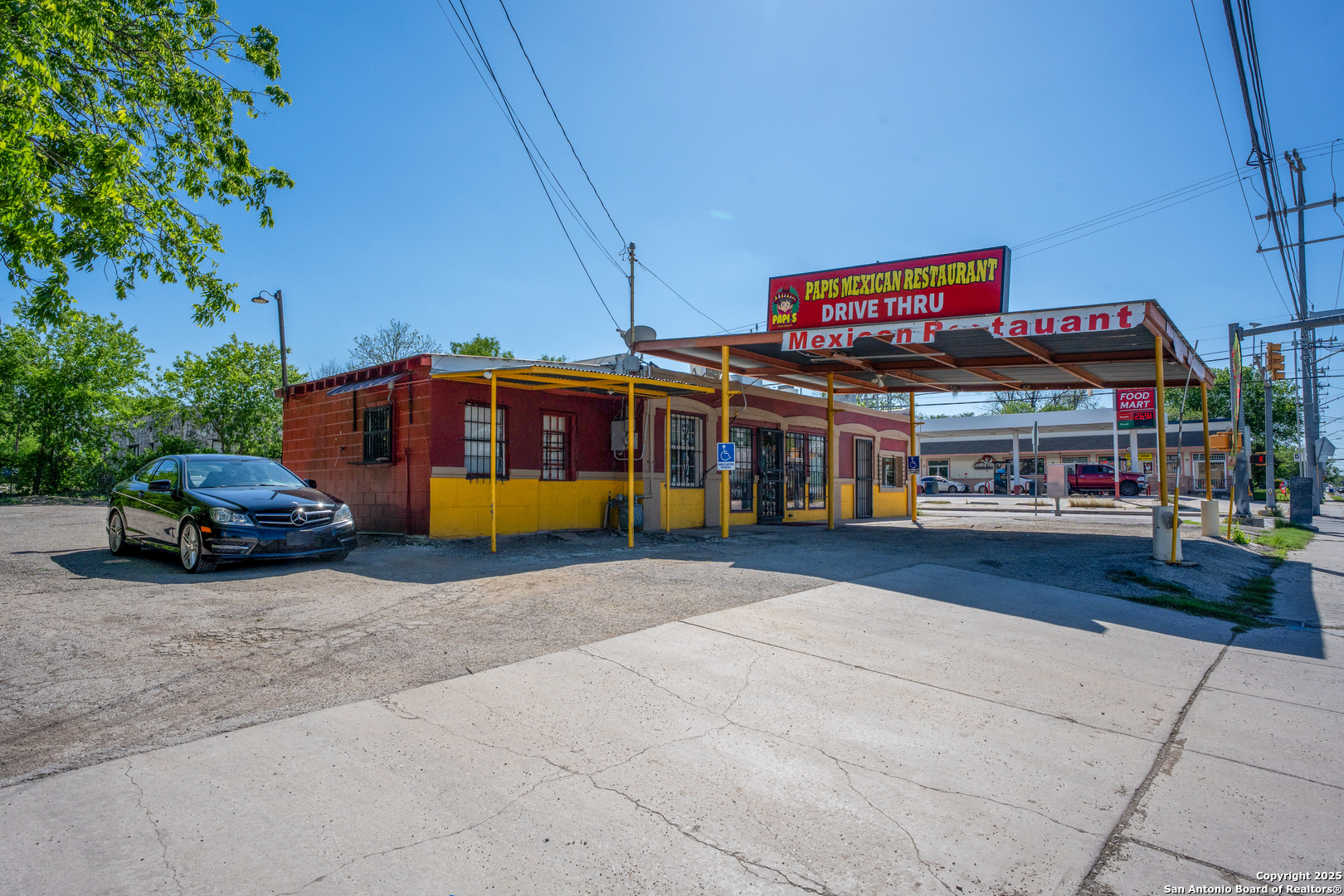 2802 E Houston San Antonio TX 78202