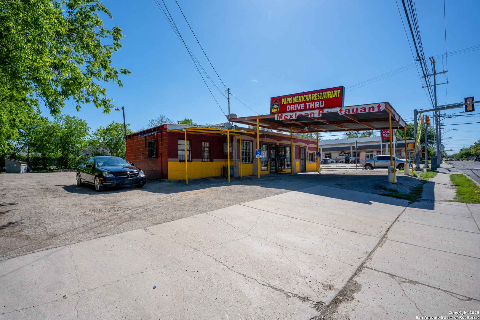 2802 E Houston San Antonio TX 78202