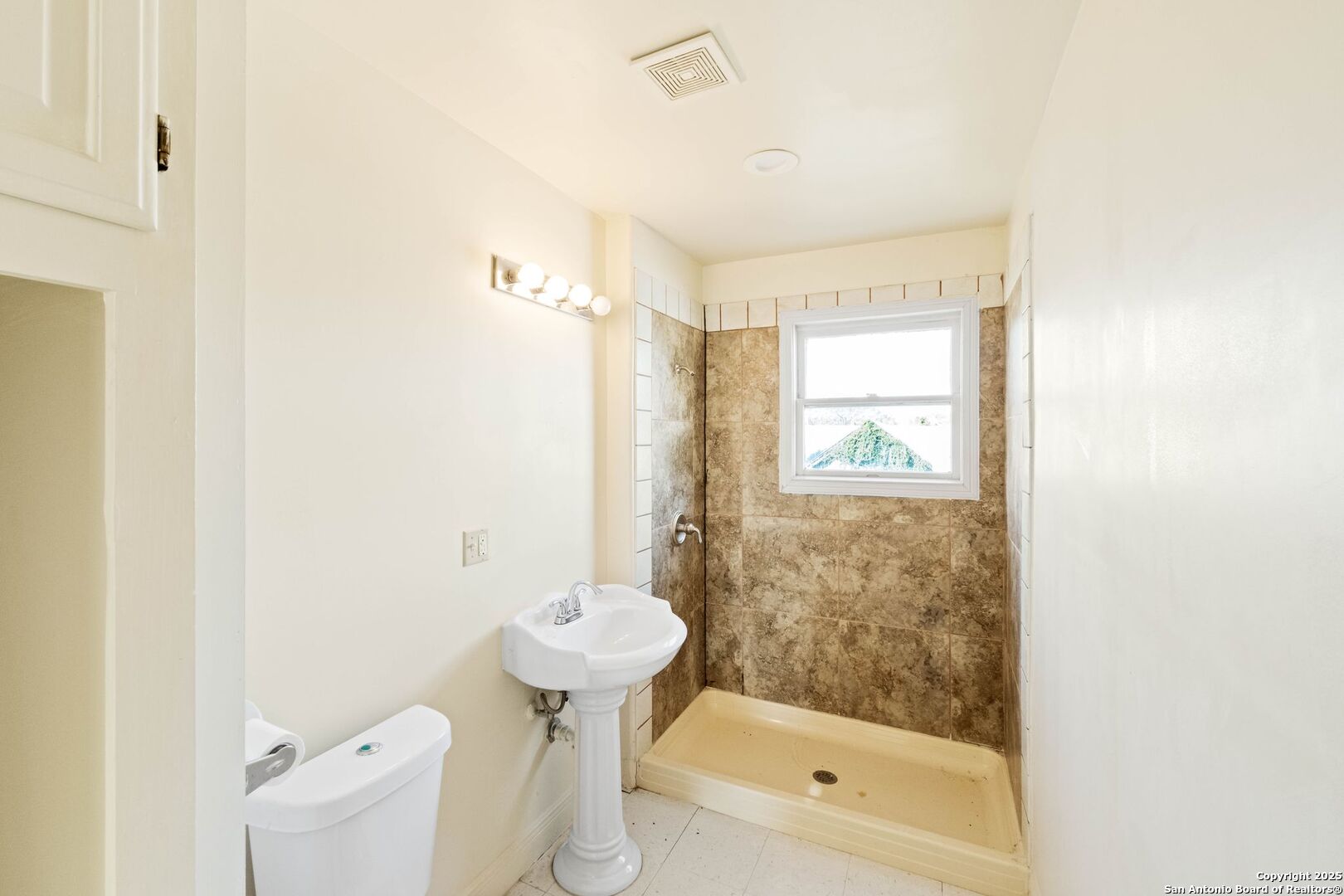 812 S Hackberry Street San Antonio TX 78203