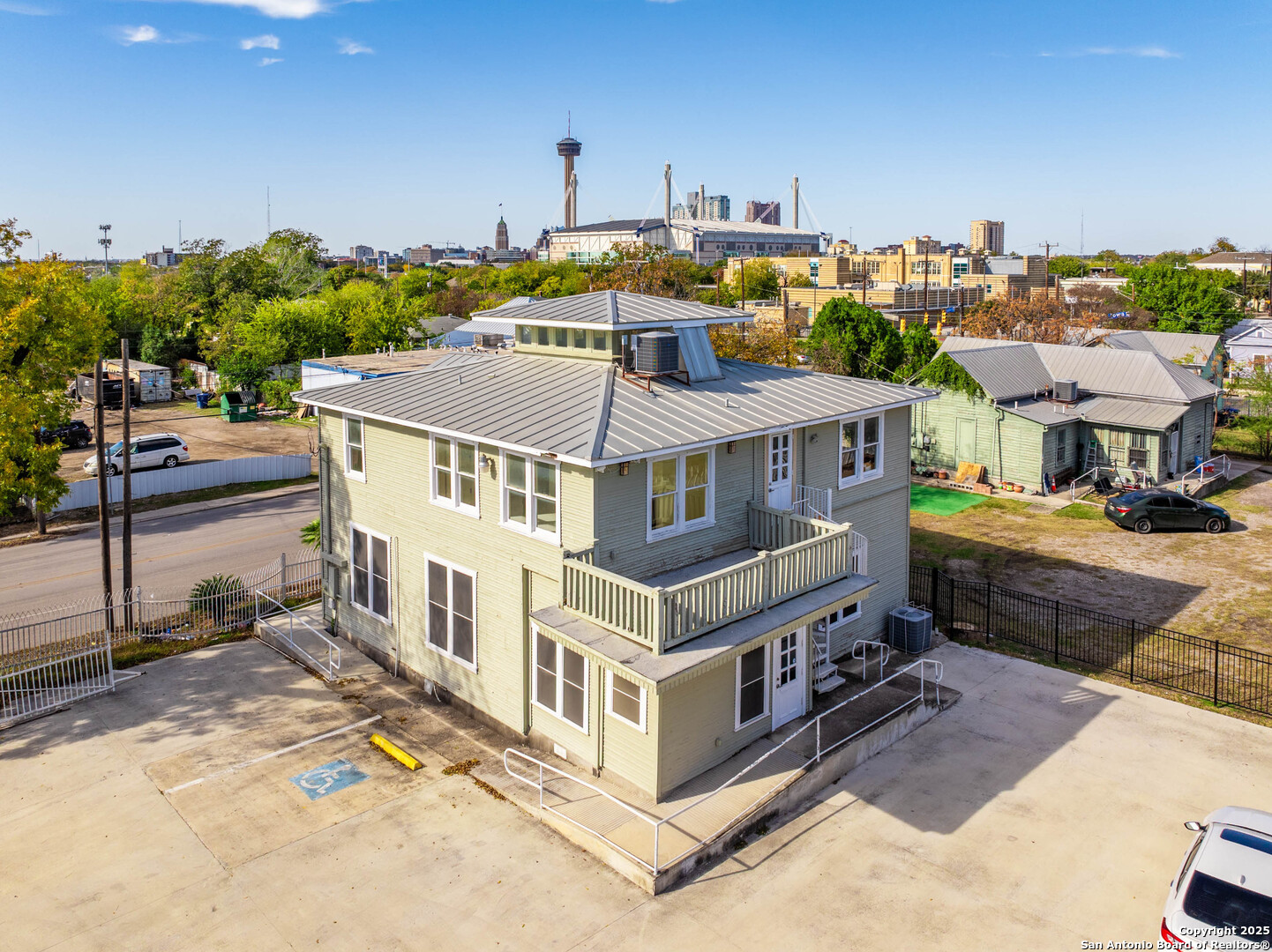 812 S Hackberry Street San Antonio TX 78203