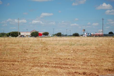 Tbd Ih 35 Pearsall TX 78061