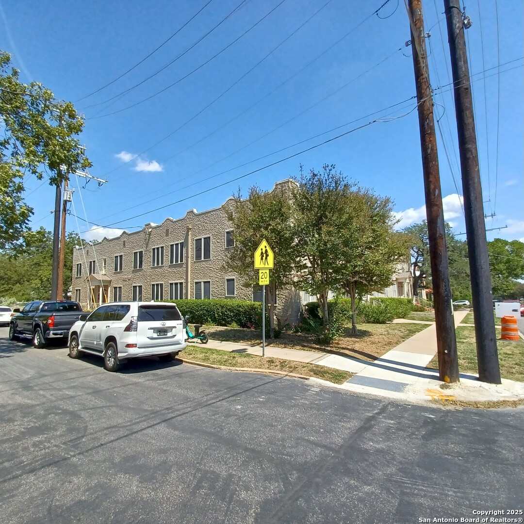 127 W Magnolia San Antonio TX 78212