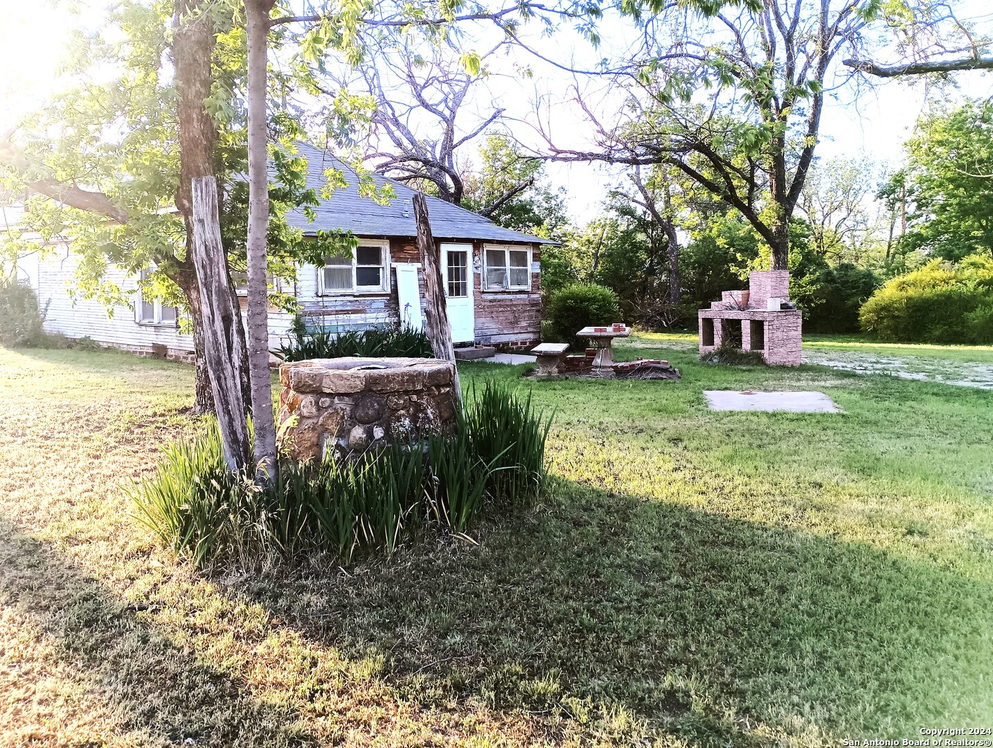 420 N Cottonwood Coleman TX 76834