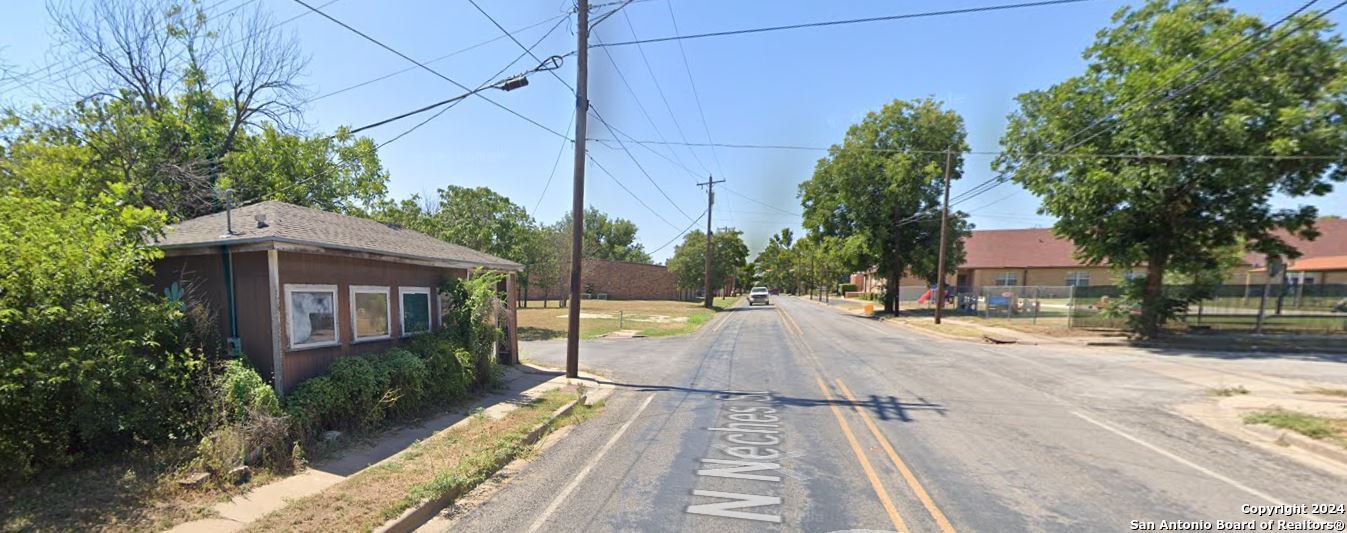 420 N Cottonwood Coleman TX 76834