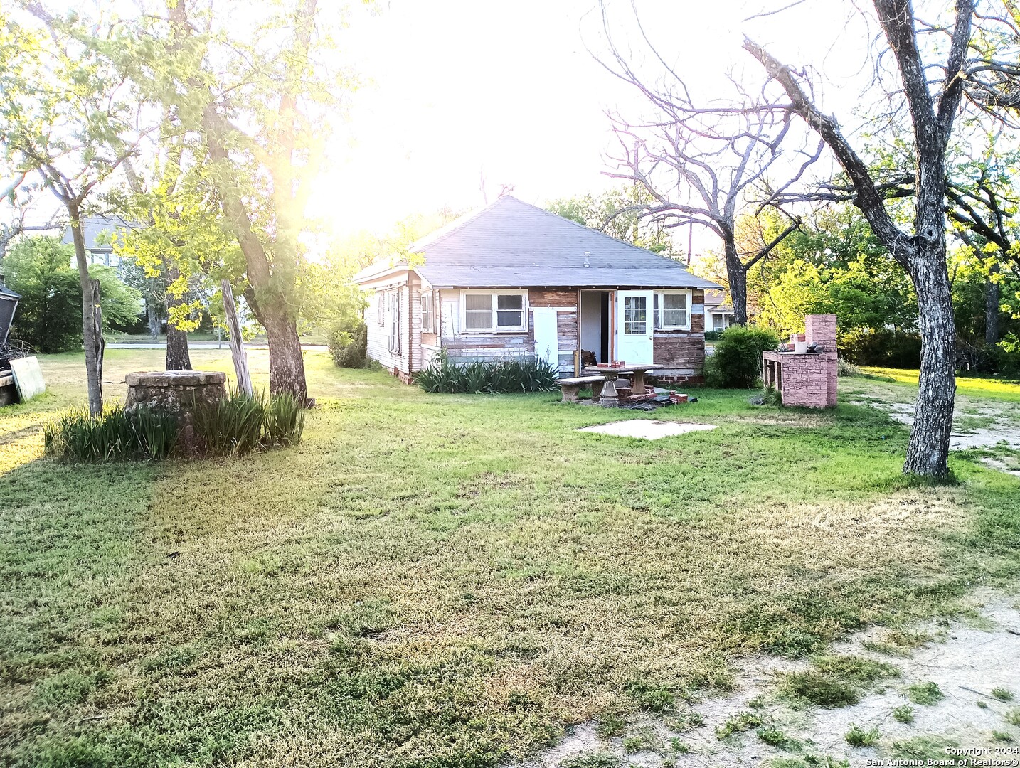 420 N Cottonwood Coleman TX 76834