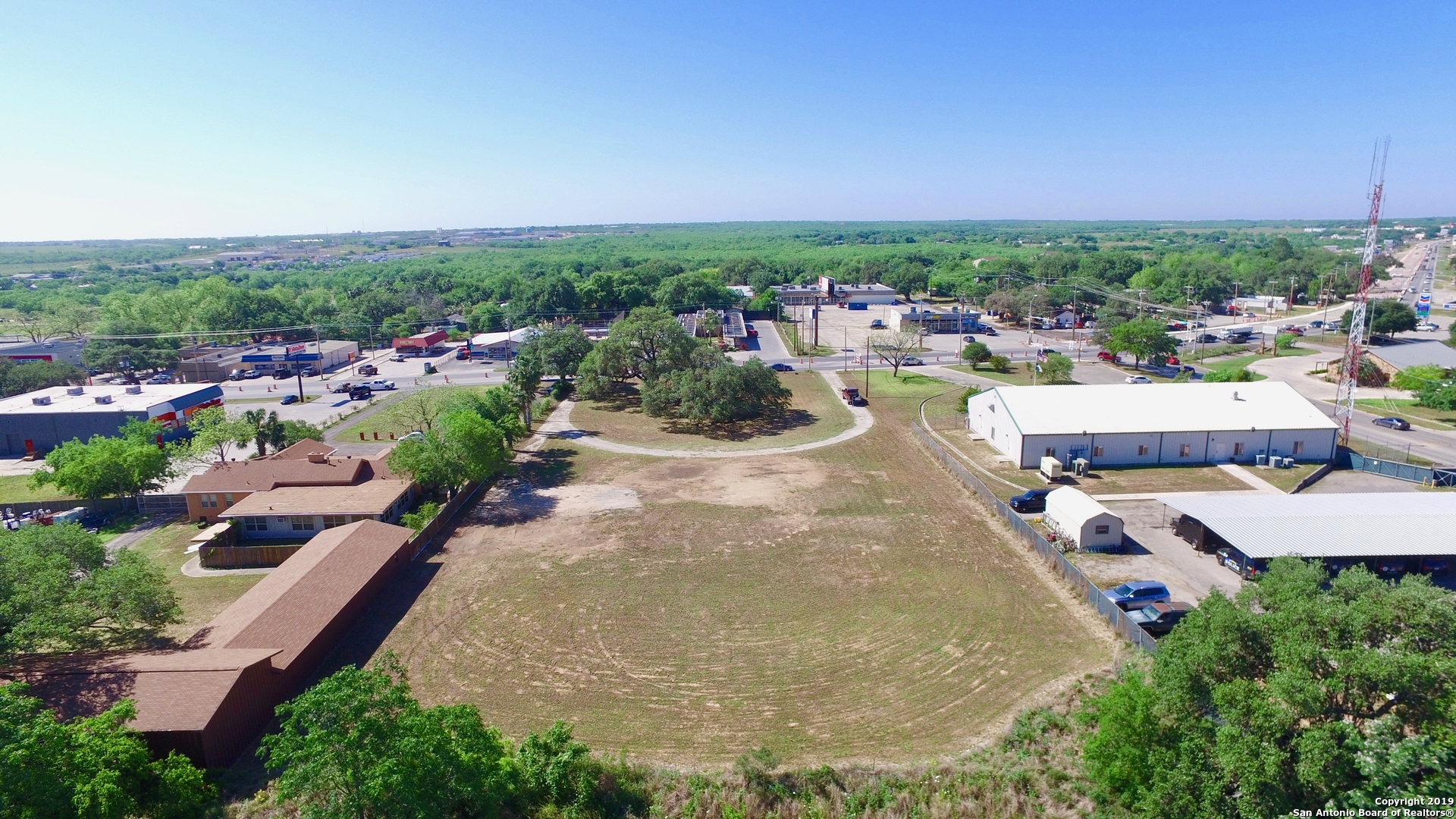 620 W Oaklawn Street Pleasanton TX 78064