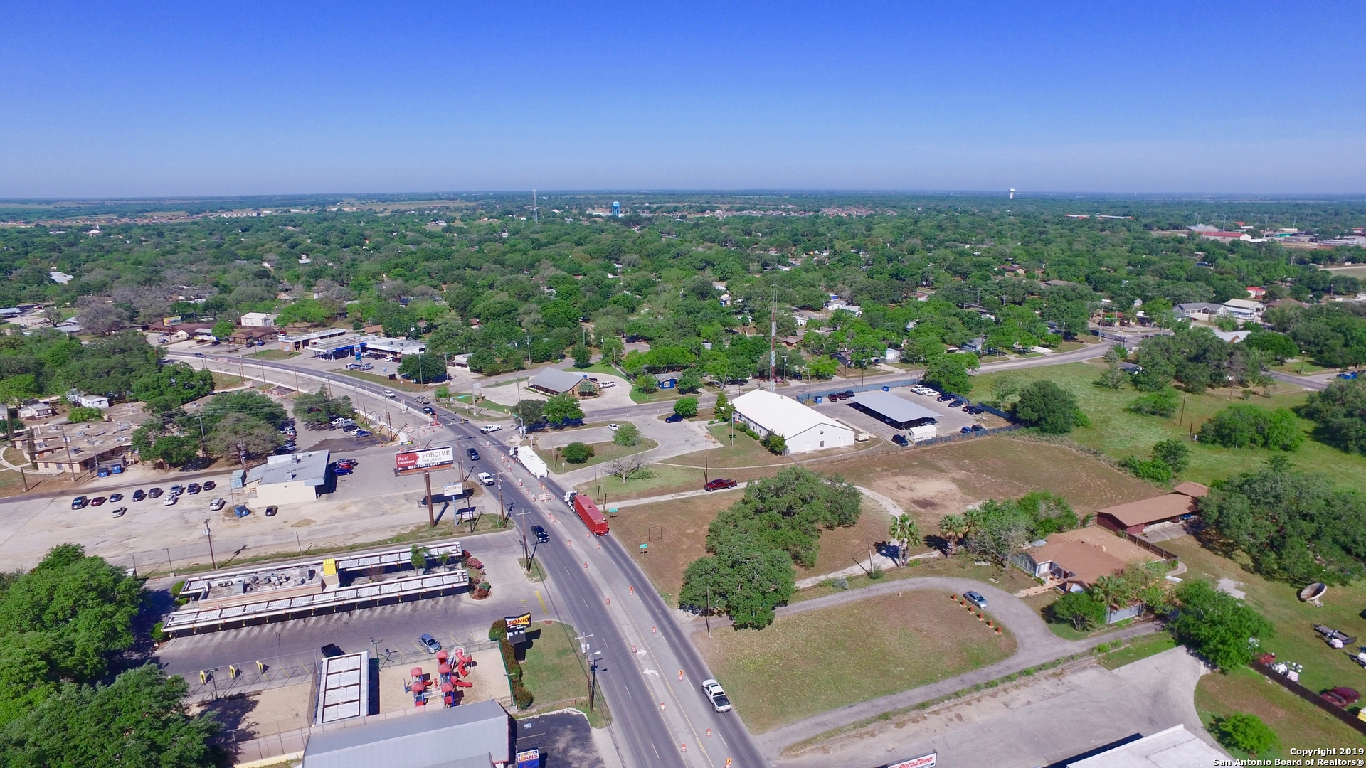 620 W Oaklawn Street Pleasanton TX 78064