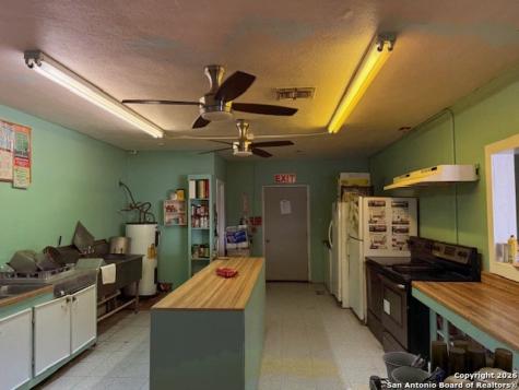 1900 S Washington Beeville TX 78102