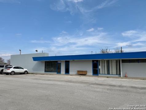 1900 S Washington Beeville TX 78102