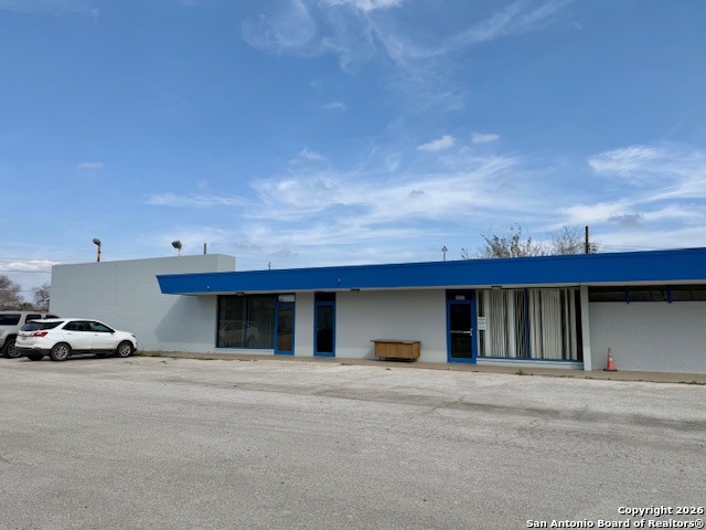 1900 S Washington Beeville TX 78102