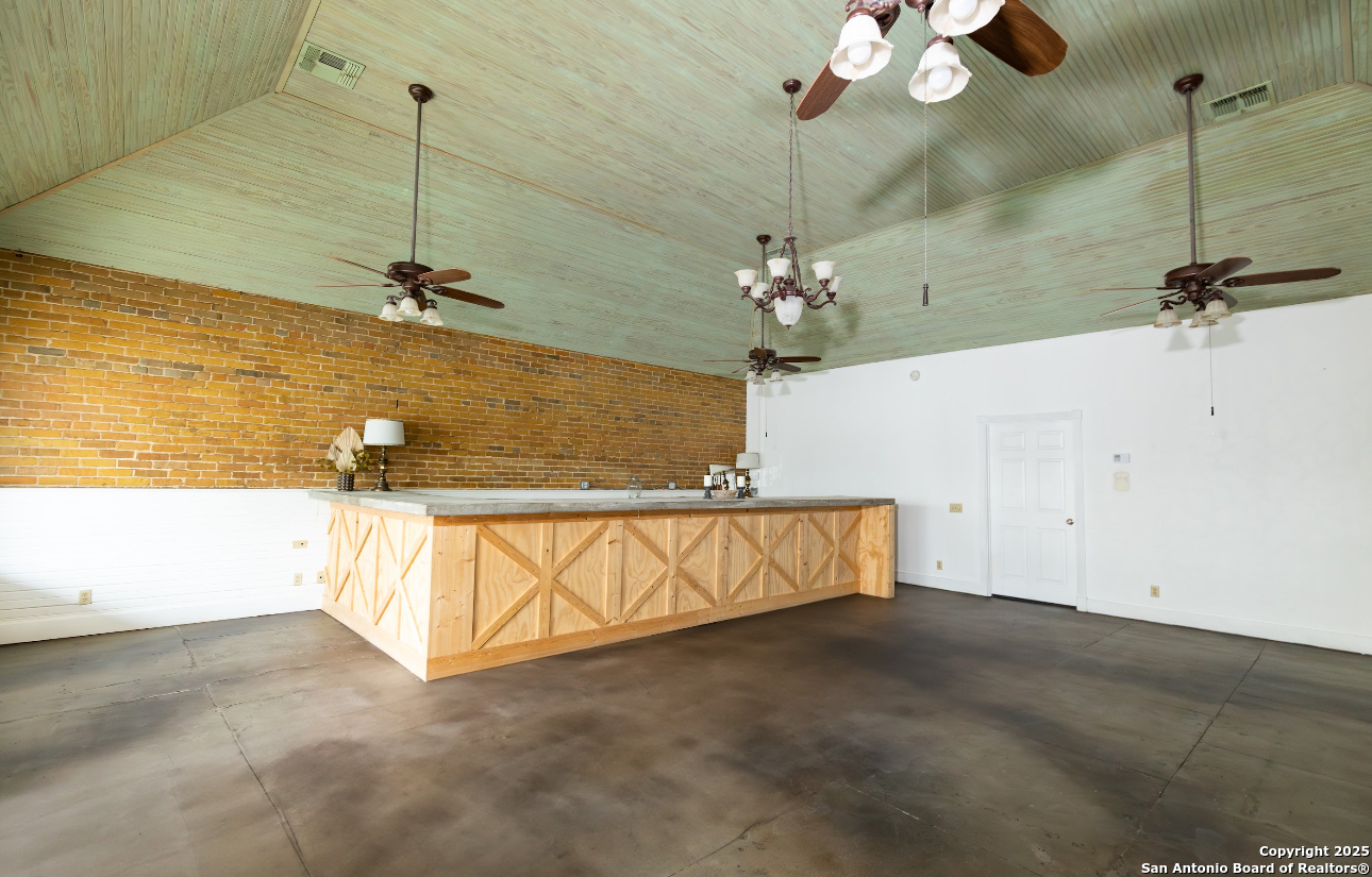 1708 Avenue M Hondo TX 78861